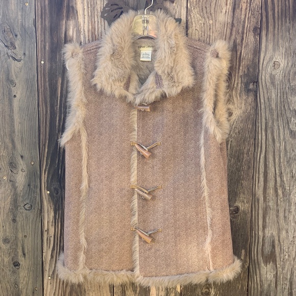 Sport Haley Jackets & Coats Sport Haley Faux Fur Sleeveless Vest